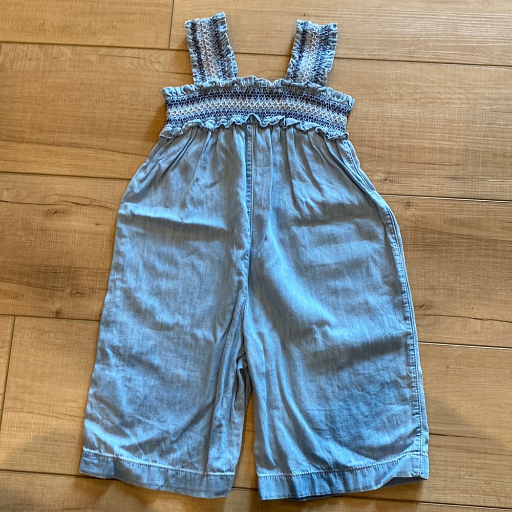 Gap Jumper. Great condition!